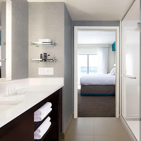 By Marriott The Bronx At Metro Center Atrium Hotel