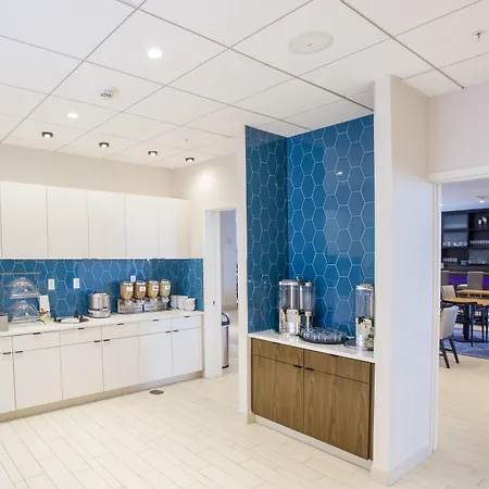 Hotel By Marriott The Bronx At Metro Center Atrium New York