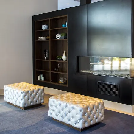By Marriott The Bronx At Metro Center Atrium New York