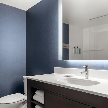 By Marriott The Bronx At Metro Center Atrium Hotel