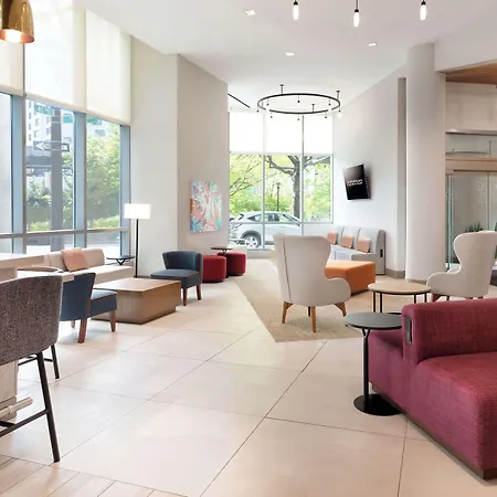 Hilton Garden Long Island Hotel