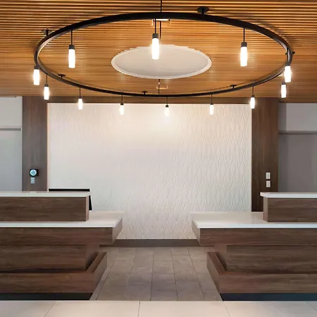 Hilton Garden Long Island Hotel 3*