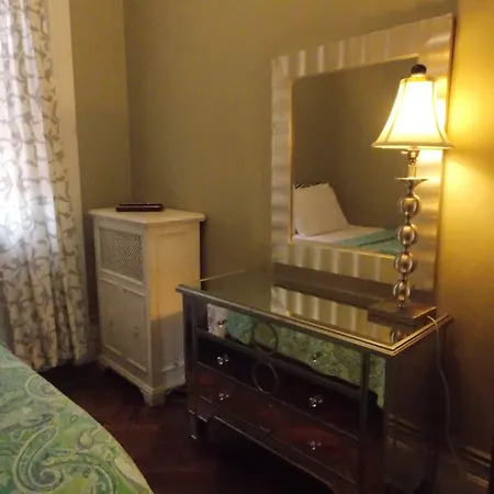 Bed & Breakfast Serenity At New York