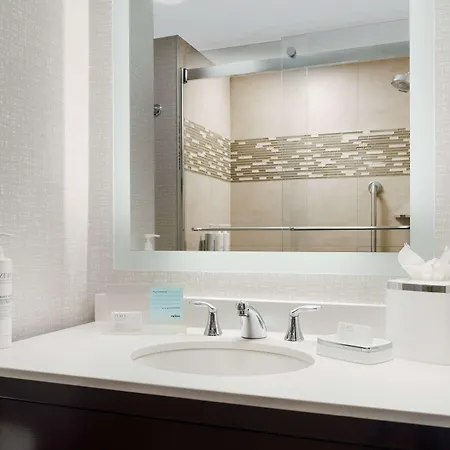 Hampton Times Square Hotel 3*