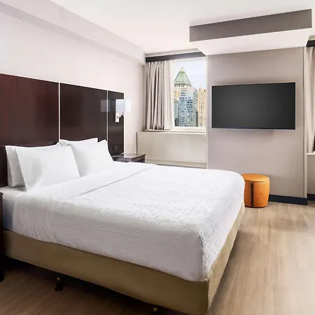 Hampton Times Square Hotel
