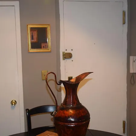 Hell's Kitchen - One Bedroom Apartment