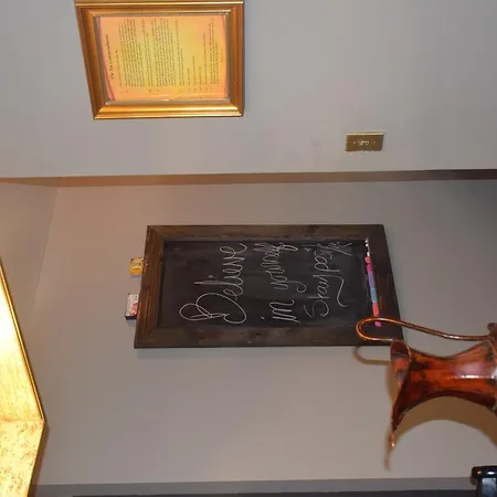Hell's Kitchen - One Bedroom Apartment