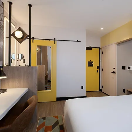 Voco Astoria By Ihg New York