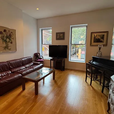 Large And Luxurious In Strivers Row *