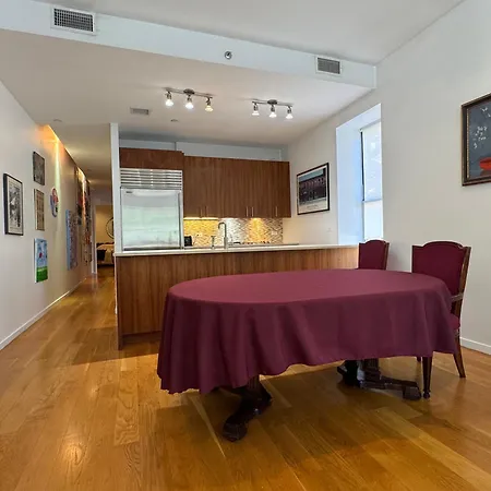 Large And Luxurious In Strivers Row *