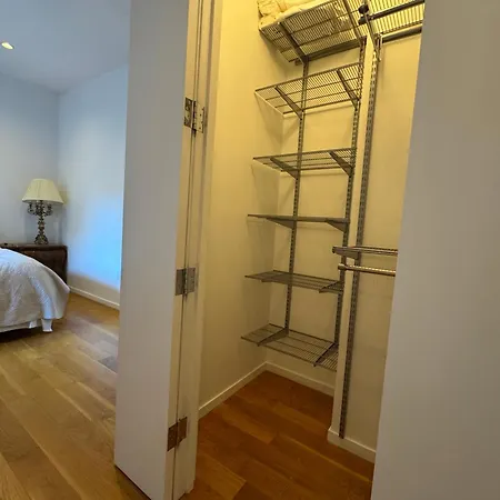 Large And Luxurious In Strivers Row Apartment *