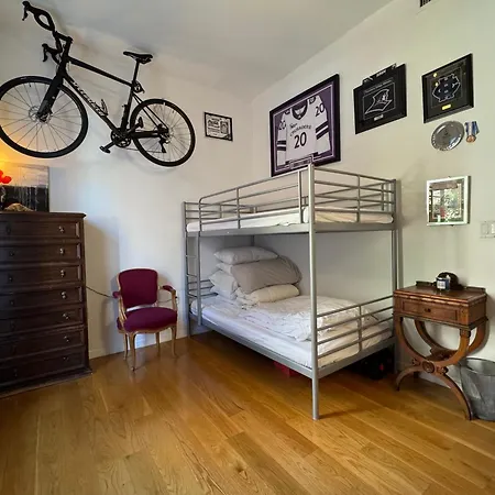 Large And Luxurious In Strivers Row Apartment New York