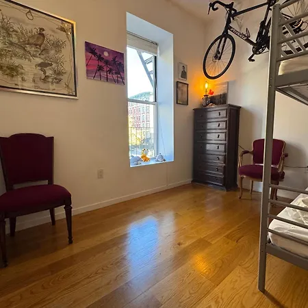 Large And Luxurious In Strivers Row Apartment New York