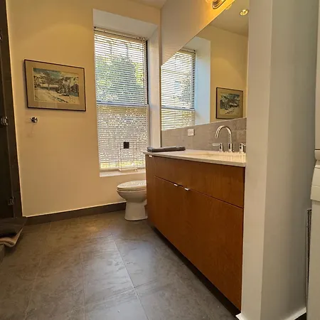 Large And Luxurious In Strivers Row Apartment