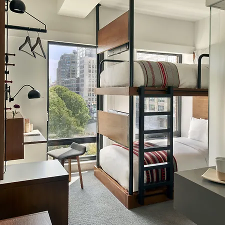 Arlo Nomad New York