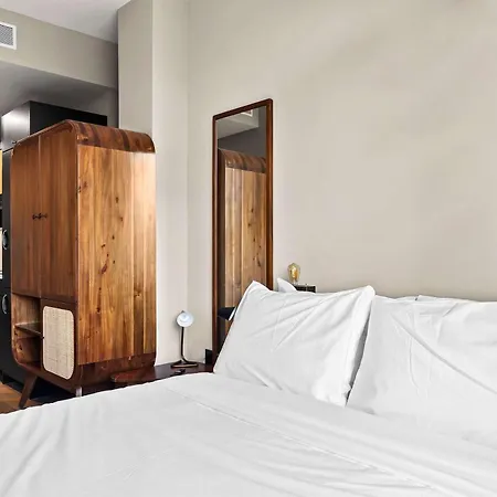 Freeman 603 By Rove Travel - With Shared Amenities Holiday home
