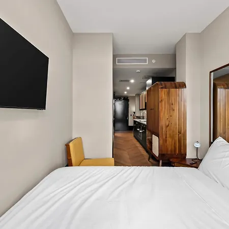 Freeman 603 By Rove Travel - With Shared Amenities New York