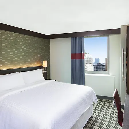 Hotel Four Points By Sheraton Downtown 3*