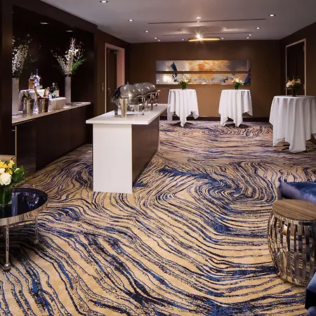 Hilton Brooklyn - Newly Renovated Hotel 4*