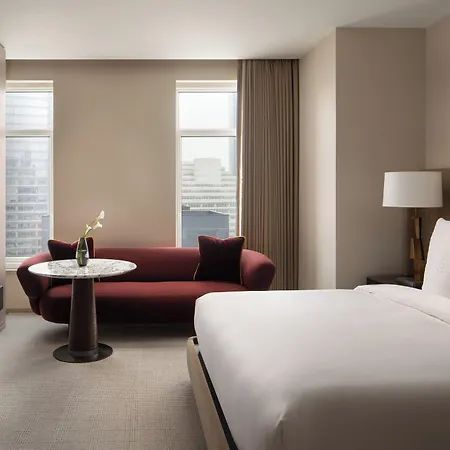 Four Seasons Downtown Hotel