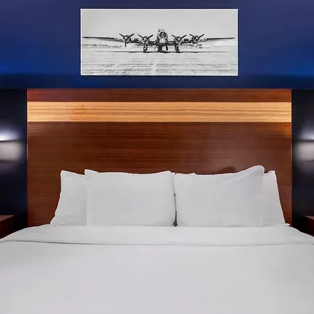 Avion Near Lga Airport, An Ascend Collection Hotel