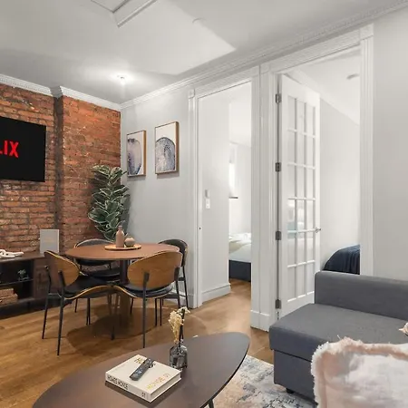 Contemporary Nyc Flat Walk Everywhere