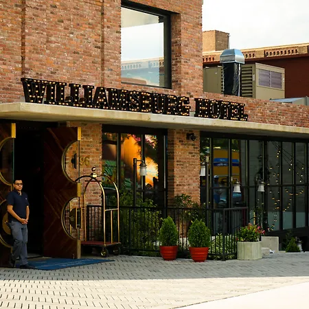 Arlo Williamsburg 5*