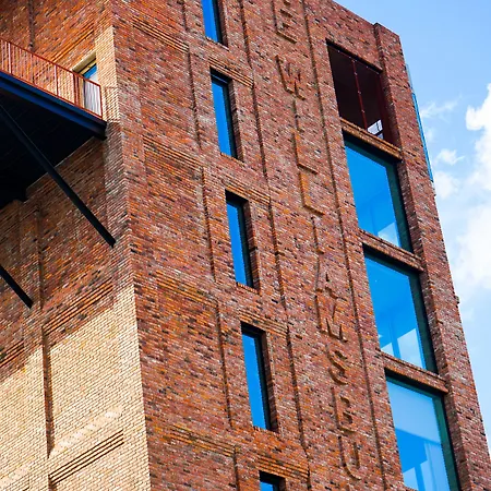 Arlo Williamsburg Hotel