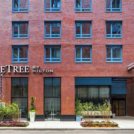 Doubletree By Hilton New York Times Square West 4*
