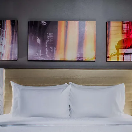 Doubletree By Hilton New York Times Square West Hotel