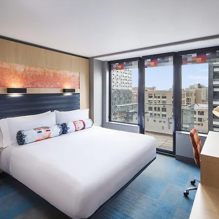 Hotel Aloft By Marriott Long Island City-Manhattan View