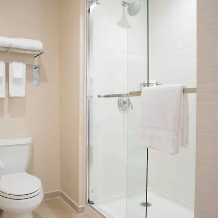 Fairfield & By Marriott Queens/fresh Meadows 3*