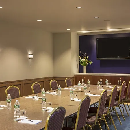 Hayden Hotel 4*