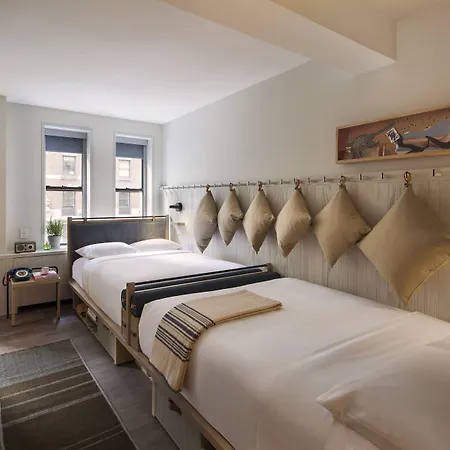 Moxy Nyc Times Square Hotel