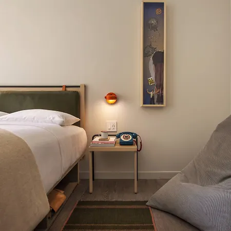 Hotel Moxy Nyc Times Square 3*