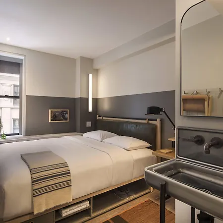 Moxy Nyc Times Square 3*