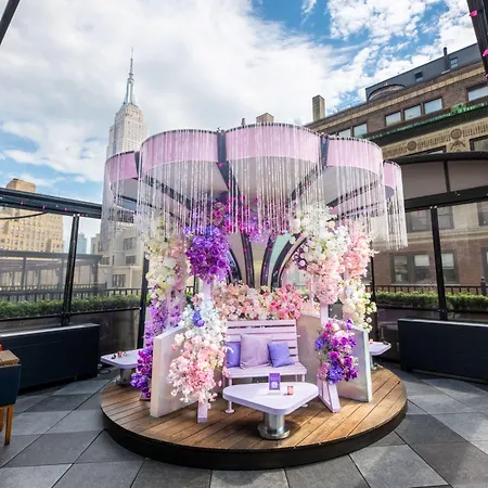 Moxy Nyc Times Square Hotel