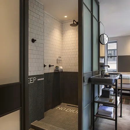 Moxy Nyc Times Square New York