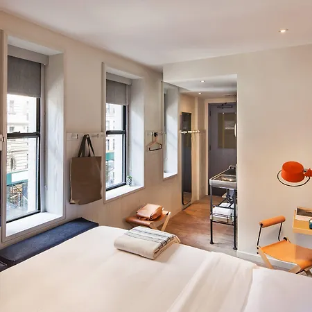 Moxy Nyc Times Square 3*