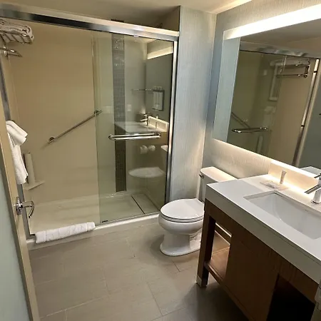 Hyatt Place Long Island Hotel