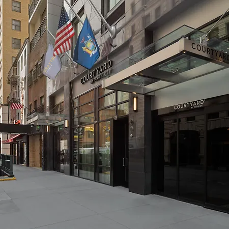 Courtyard By Marriott World Trade Center Area Hotel 3*