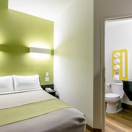 Hotel Feather Factory 3*
