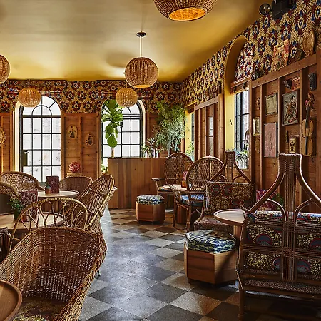 Hotel Freehand 4*