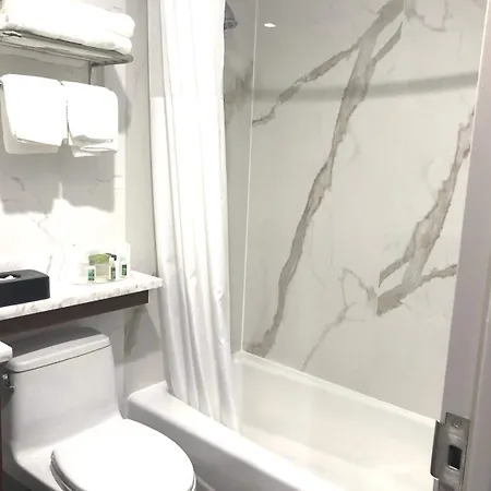 Nirvana Hotel 4*