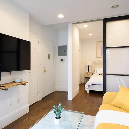 Apartment 69-5a Modern Lower East Side 1br Brand New *