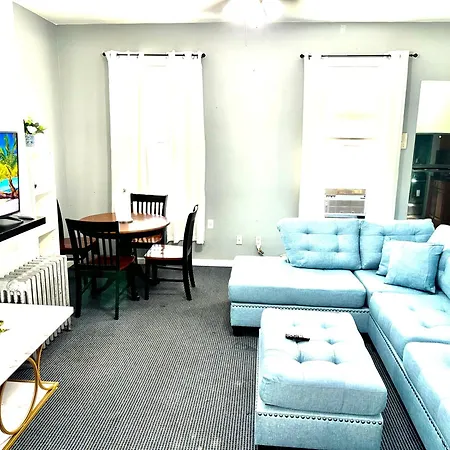 3 Bedrooms Huge In Lic, Very Close To Manhattan Apartment New York