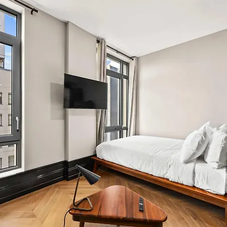 Freeman 1001 By Rove Travel - With Shared Amenities Holiday home New York