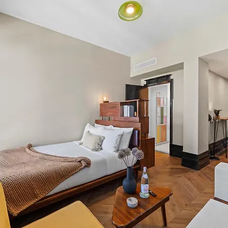 Freeman 1101 By Rove Travel - With Shared Amenities Holiday home