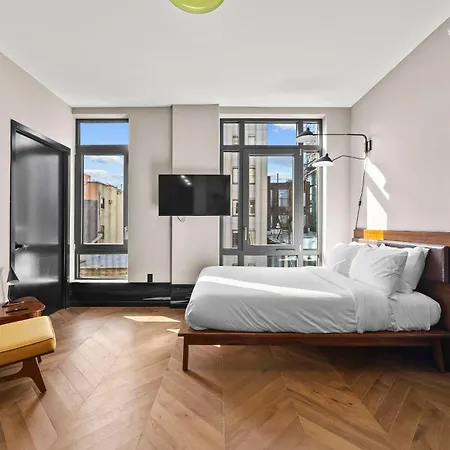 Freeman 501 By Rove Travel - With Shared Amenities *