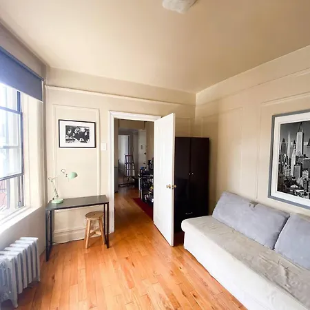 Charming 2-bedroom Entire In Area Apartment